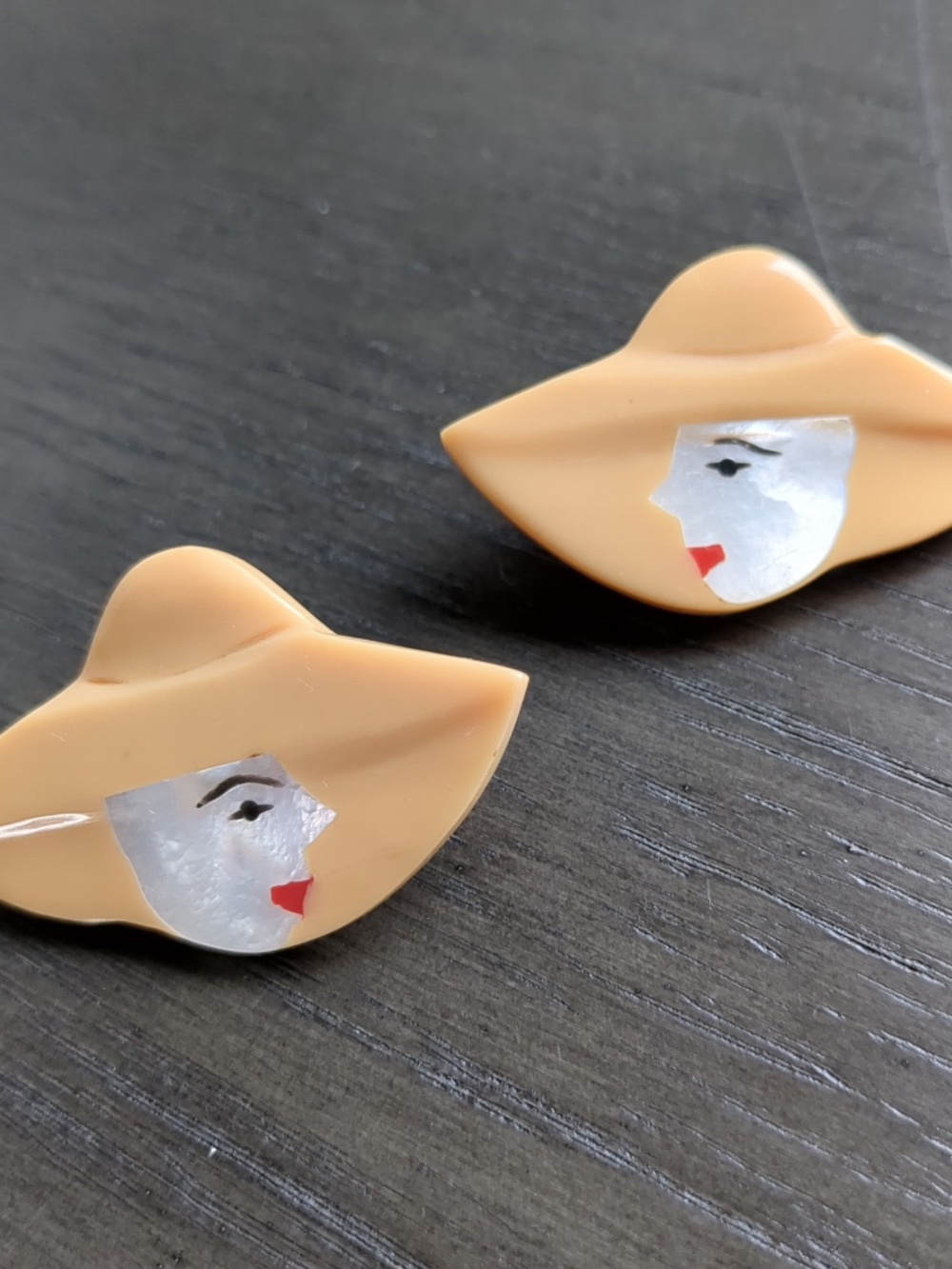 Vintage Lee Sands Style “Lady in Hat” Earrings Mother of Pearl Resin Art Deco